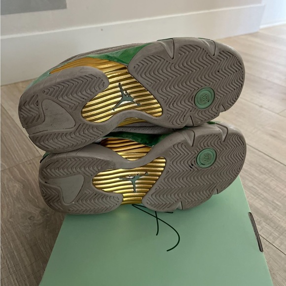 Air Jordan - Picture 2 of 4